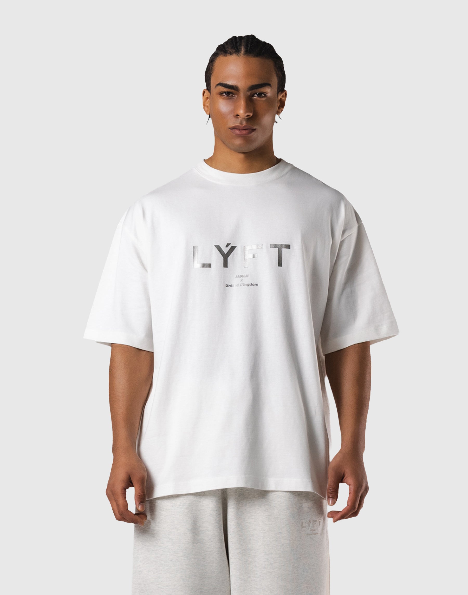 Streetwear Gym Brand - เสื้อยืดลายกราฟิกแบรนด์ฟิตเนสสุดฮิต LYFT GYM โลโก้สีขาวคลาสสิก ขนาดใหญ่ ผ้าฝ้าย