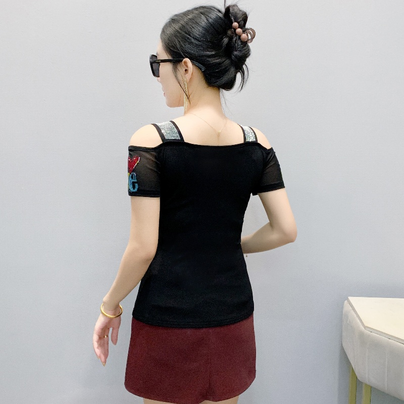 เสื้อยืดทรงเข้ารูปสำหรับสาวๆ ด - Streetwear Brand Drops บทวิจารณ์และราคา