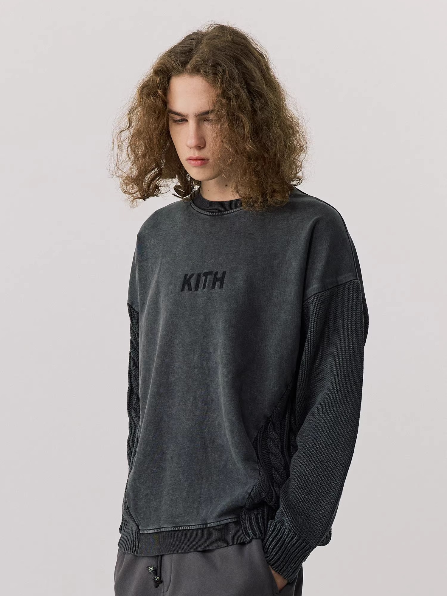 เสื้อสเวตเตอร์ถักหนา คอกลม แบบ - Kith Sweater Knit บทวิจารณ์และราคา